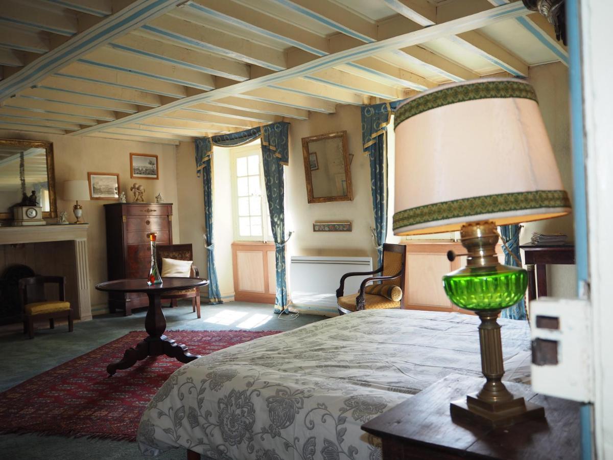 Gentilhommiere De Lurcy Le Bourg Bed & Breakfast Exterior photo